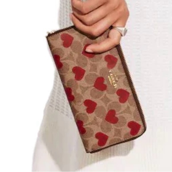 Accordion Zip Wallet In Signature Canvas With Heart Print - Picture 6 of 7